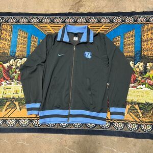 Nike UNC Tar Heels track jacket Size medium oversized fit embroidered y2k sports